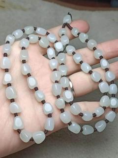 和田玉项链的正确佩戴方式你知道吗?