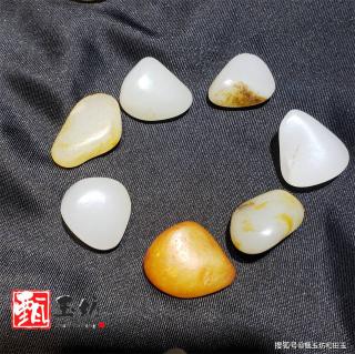 和田玉中的小籽料,做籽料���串还是包金镶嵌更好?